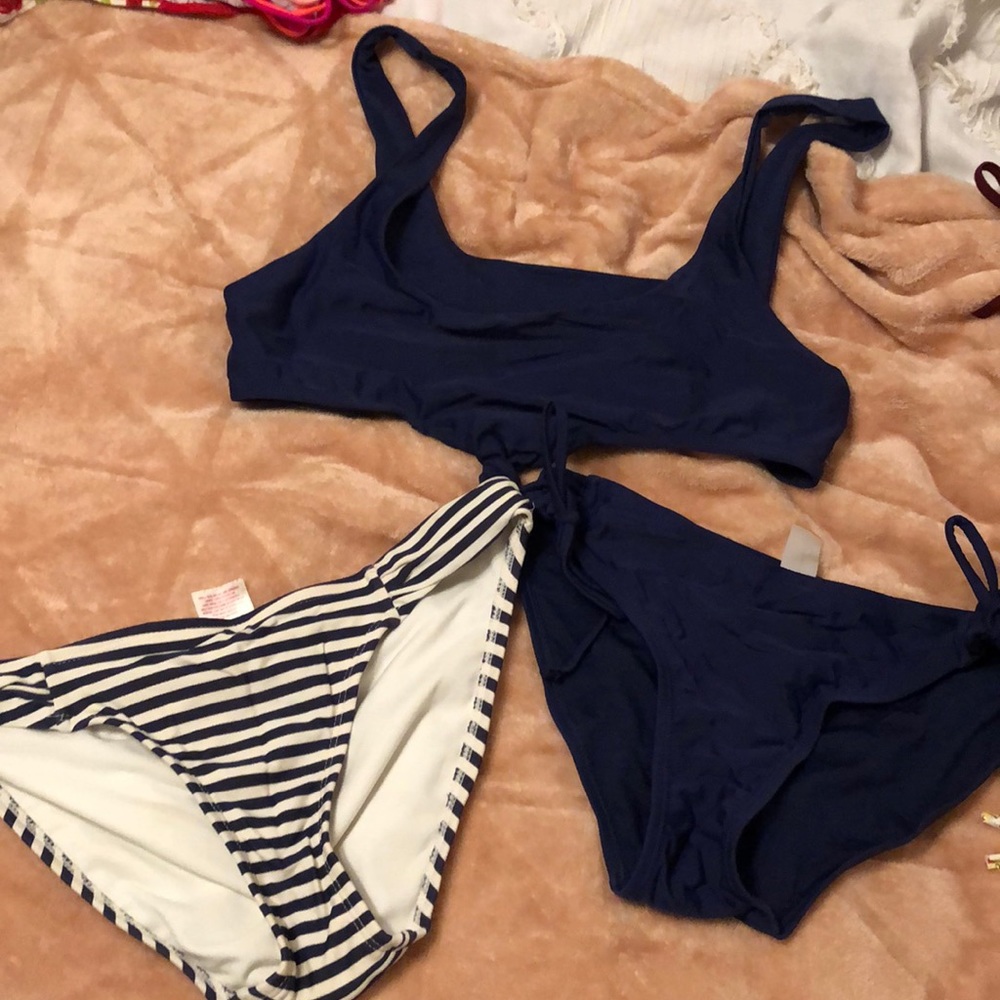 Bikini set with 2 bottoms